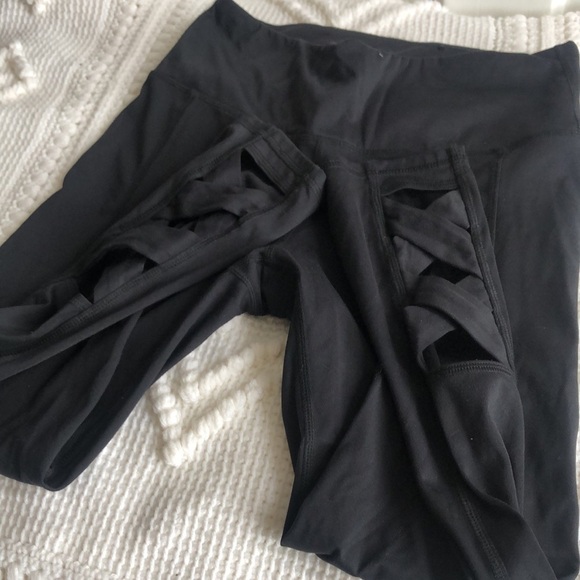 GAIAM Black Lace Up Skinny Cropped High Rise Active Leggings Pant Size Medium - Picture 3 of 8
